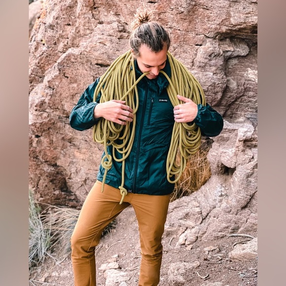 Coalatree trailhead pants in Sand- regular fit - Picture 3 of 13